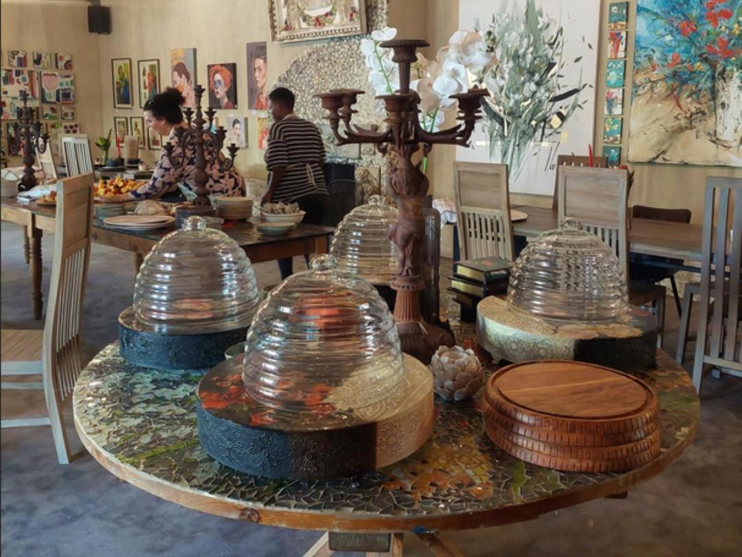 Art And Soul Restaurant, Accommodation, French Bar And Art Gallery بارايس المظهر الخارجي الصورة
