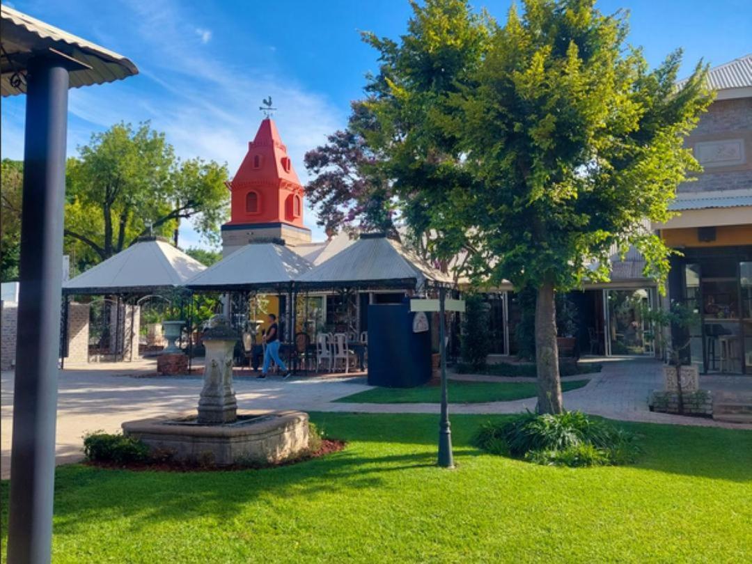 Art And Soul Restaurant, Accommodation, French Bar And Art Gallery بارايس المظهر الخارجي الصورة
